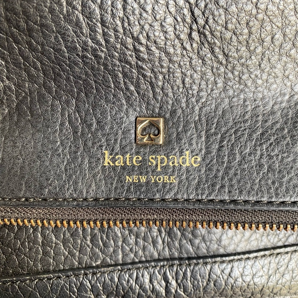 • Kate Spade • Black pebbled Leather Crossbody Removable Strap - Picture 9 of 9